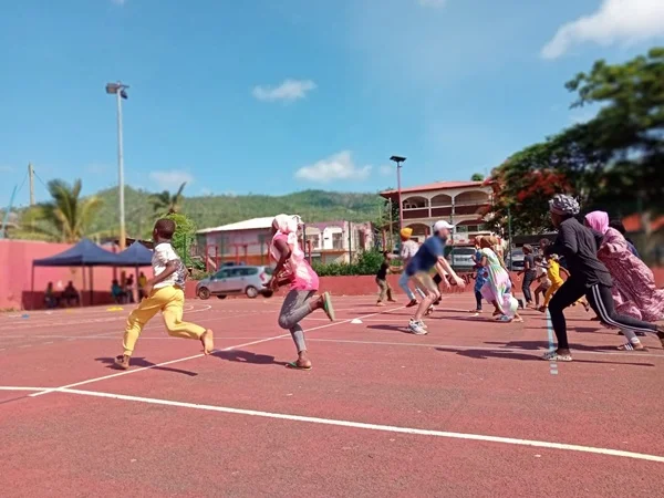 Lassociation PLAY International propose des séances sportives thérapeutiques aux enfants et adolescents jpg