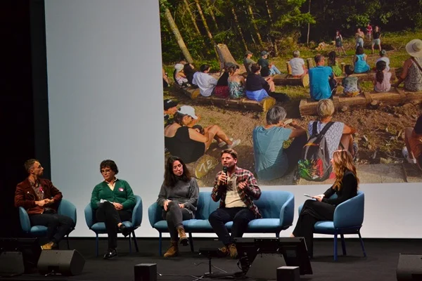 Photo table ronde revitaliser les territoires pepites 2025